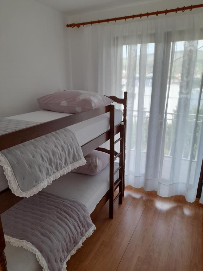 Apartmani I & J Seric Seget Vranjica Exterior photo