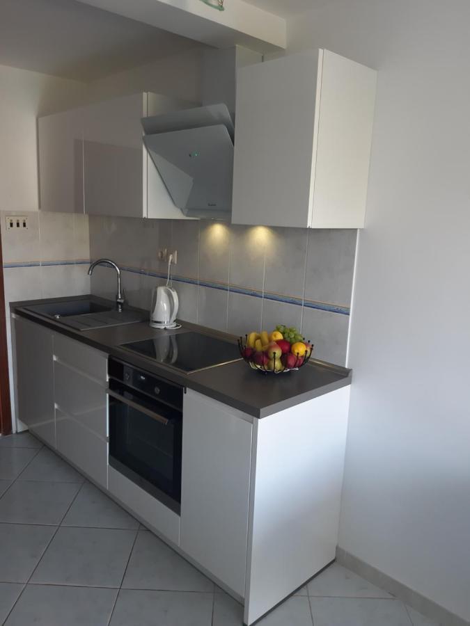 Apartmani I & J Seric Seget Vranjica Exterior photo