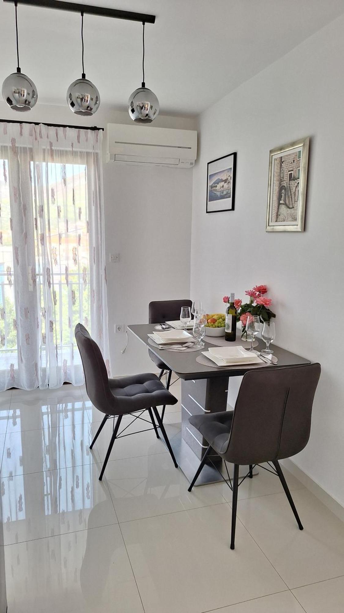 Apartmani I & J Seric Seget Vranjica Exterior photo