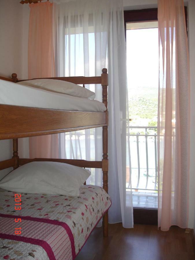 Apartmani I & J Seric Seget Vranjica Exterior photo