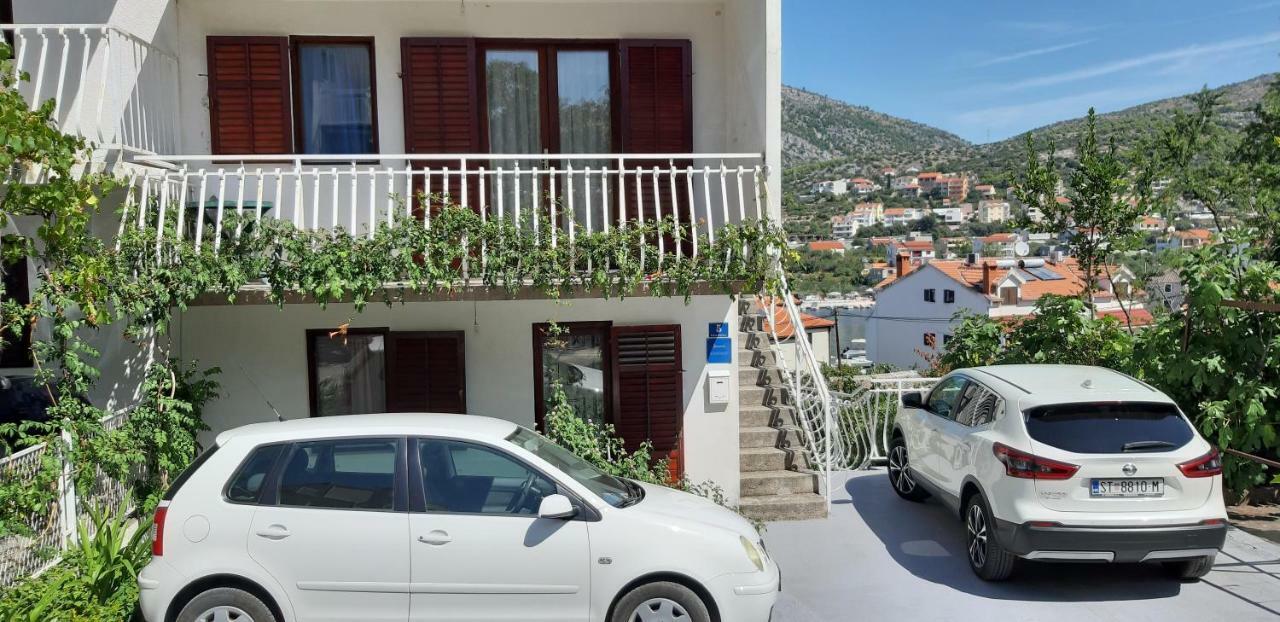 Apartmani I & J Seric Seget Vranjica Exterior photo